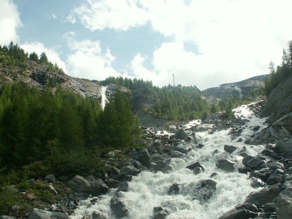 Haus Holiday Saas Fee الغرفة الصورة