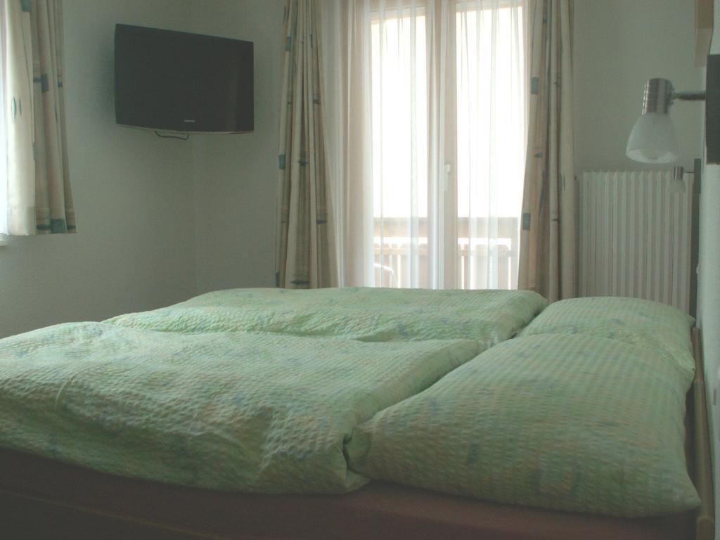 Haus Holiday Saas Fee الغرفة الصورة